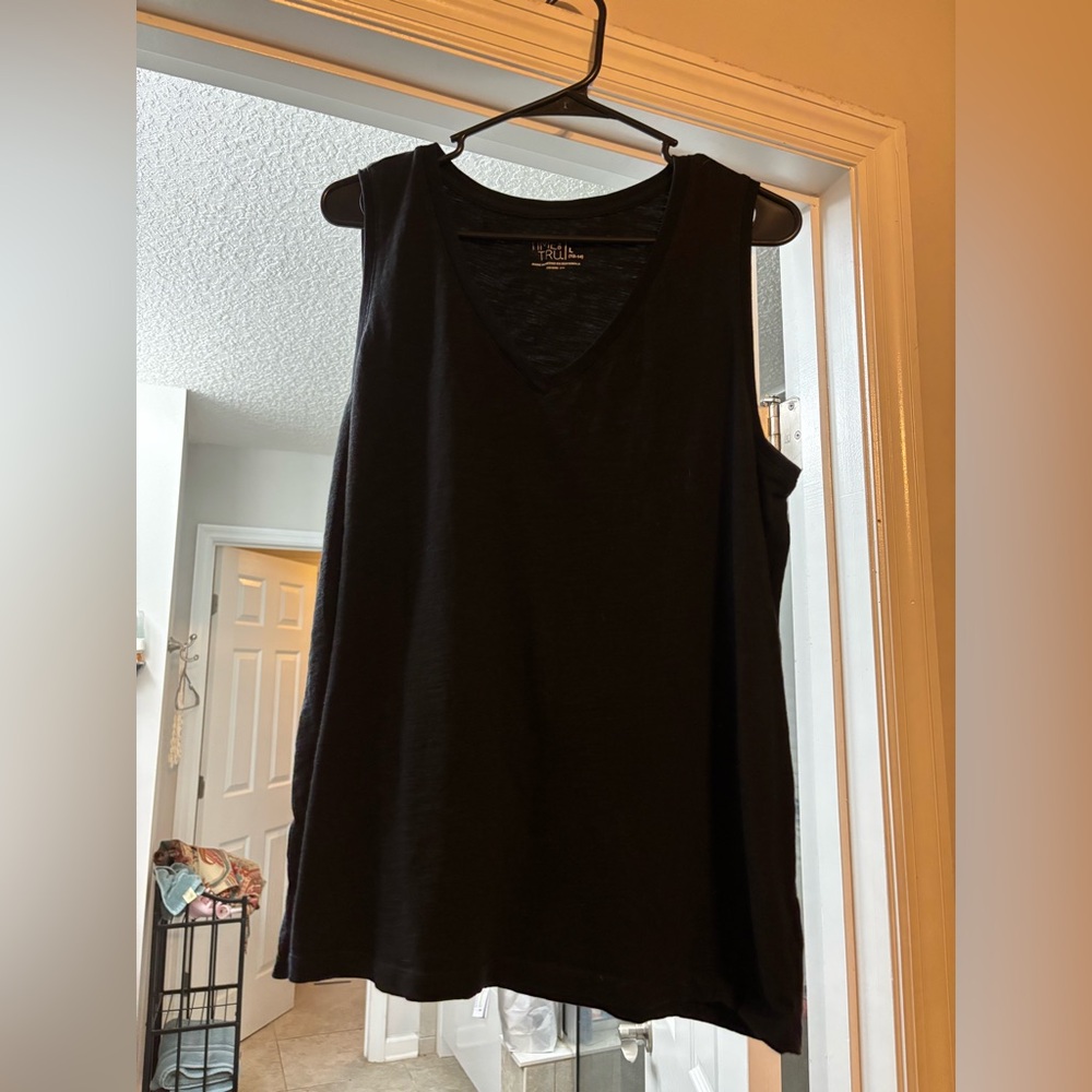Time and Tru Black Sleeveless Tank Top with Wide Straps